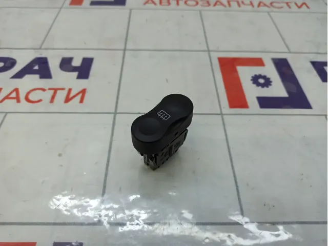 Кнопка обогрева стекла Renault Logan 8200710682