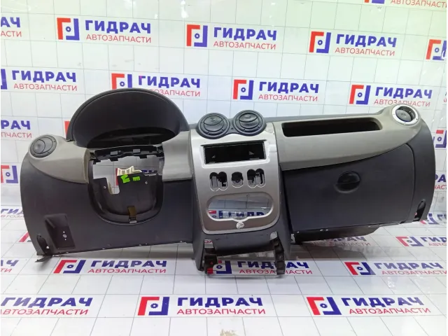 Торпедо Renault Logan 8200739435