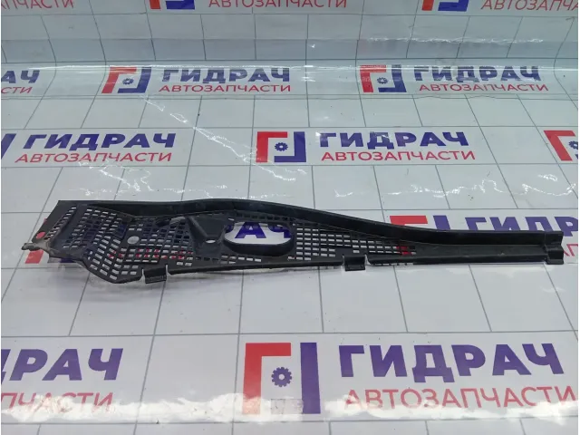 Решетка под лобовое стекло (Жабо) правая Renault Logan 8200294316