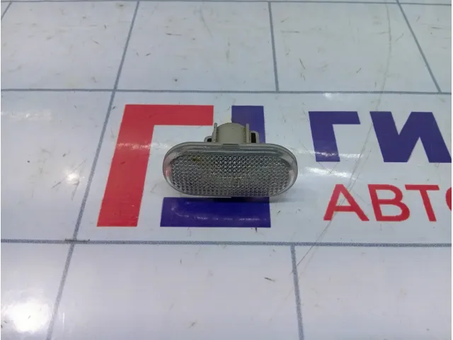 Поворотник Renault Logan 8200257884