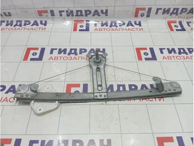 Стеклоподъемник механический передний правый Renault Logan 8200800404