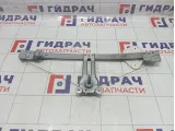 Стеклоподъемник механический передний правый Renault Logan 8200800404