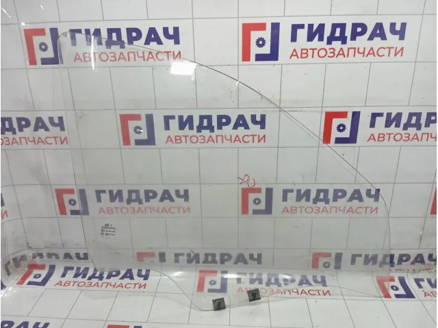 Стекло двери передней правой Renault Logan 8200240554