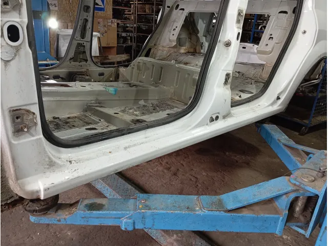 Порог со стойкой левый Renault Logan