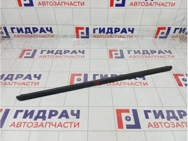 Накладка стекла заднего правого Renault Logan 6001548976