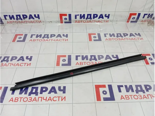 Уплотнитель стекла заднего левого Renault Logan 6001547009