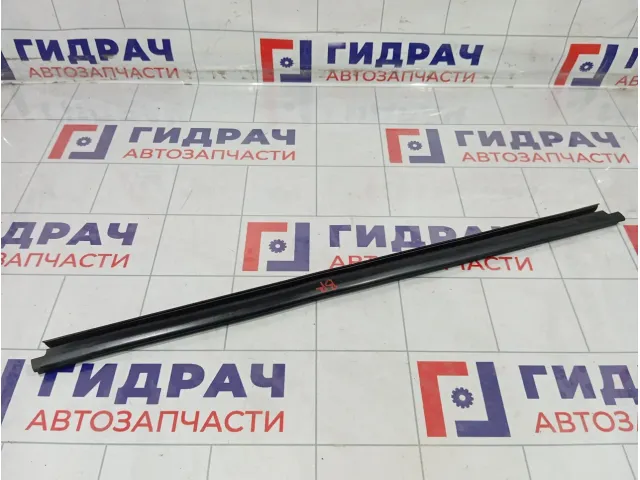 Уплотнитель стекла заднего правого Renault Logan 6001547008