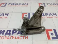 Кронштейн КПП (АКПП, МКПП) Renault Logan 8200043084