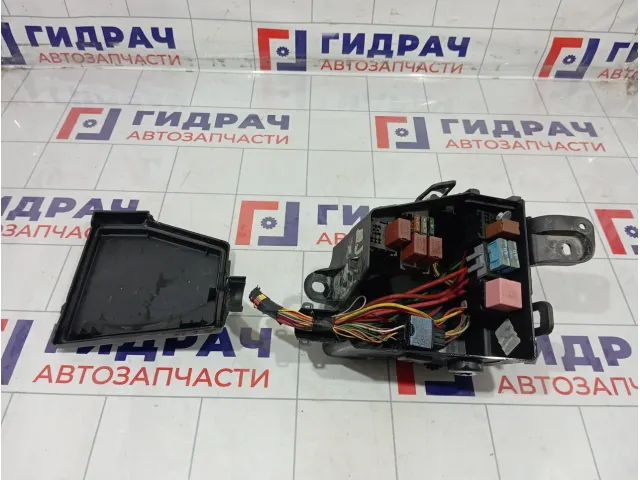 Блок предохранителей Renault Logan