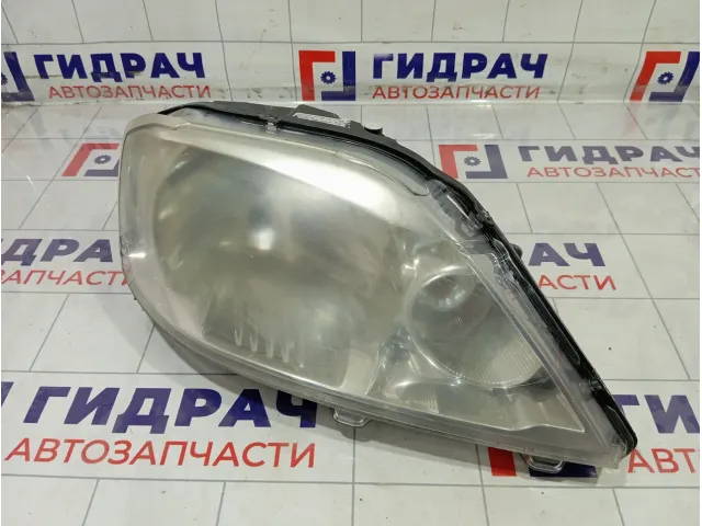 Фара передняя правая Renault Logan 260102635R