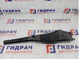 Решетка под лобовое стекло (Жабо) левая Renault Logan 8200826457