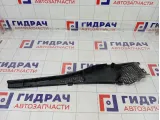 Решетка под лобовое стекло (Жабо) левая Renault Logan 8200826457