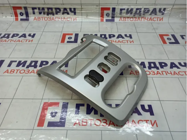 Рамка магнитолы Renault Logan 8200739441