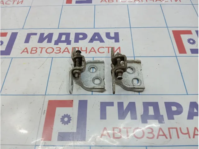 Петли двери передние левые Renault Logan 2