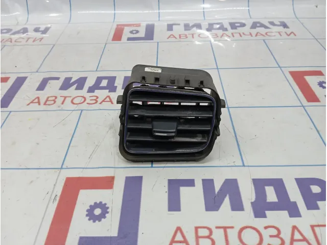 Дефлектор воздушный правый Renault Logan 2 687501077R