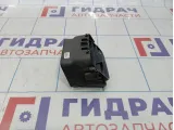 Дефлектор воздушный правый Renault Logan 2 687501077R