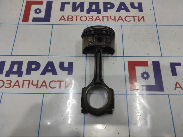 Поршень с шатуном Renault Logan 2 121000999R