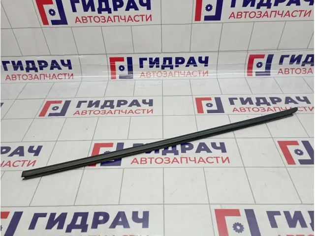 Накладка стекла переднего левого Renault Logan 2 808210417R