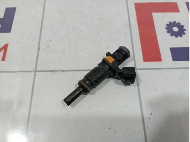 Форсунка инжекторная электрическая Renault Logan 2 166008992R