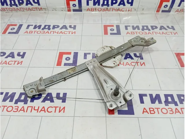Стеклоподъемник механический задний правый Renault Logan 827202131R