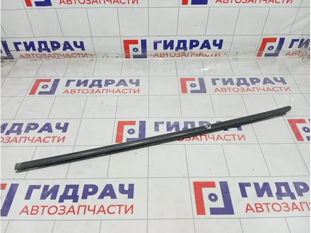 Накладка стекла переднего левого Renault Logan 808210417R