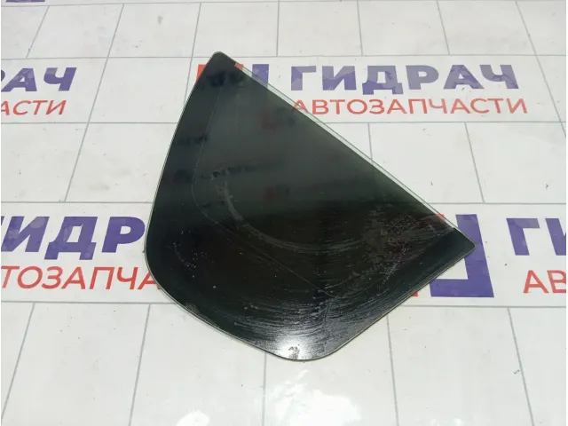 Стекло двери задней правой Renault Logan 822621008R