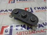 Блок управления отопителем (печкой) Renault Logan 275101698R