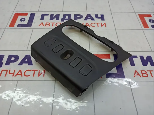 Накладка торпедо Renault Logan 275009384R