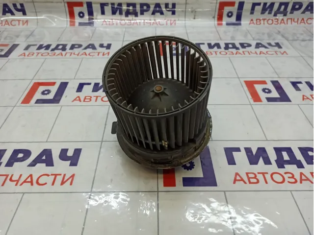 Моторчик отопителя (печки) Renault Logan 272100975R