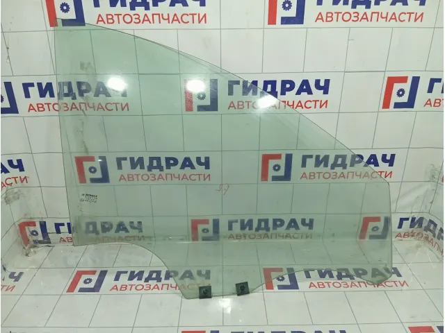 Стекло двери передней правой Renault Logan 803004700R