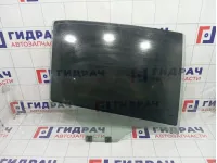 Стекло двери задней правой Renault Logan 823008827R