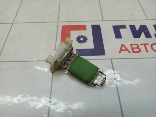 Резистор отопителя Renault Logan 271504503R