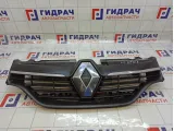 Решетка радиатора Renault Logan 623105727R