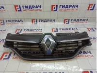Решетка радиатора Renault Logan 623105727R