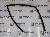Уплотнитель стекла переднего правого Renault Logan 803305768R
