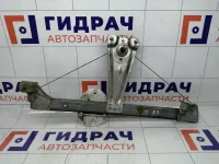Стеклоподъемник механический задний правый Renault Logan 827202131R