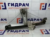 Стеклоподъемник механический задний правый Renault Logan 827202131R