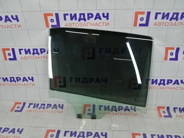 Стекло двери задней правой Renault Logan 823008827R