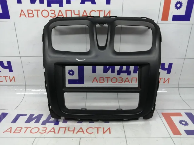 Накладка торпедо Renault Logan 682602327R