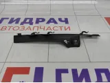 Накладка решетки стеклоочистителя правая Renault Logan 668223701R