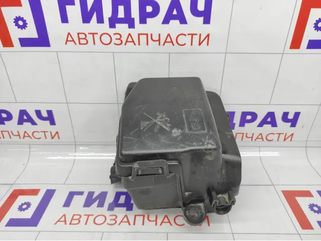 Корпус блока предохранителей Renault Logan 243809584R