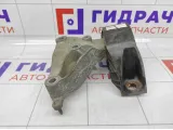 Кронштейн двигателя правый Renault Logan 112329822R