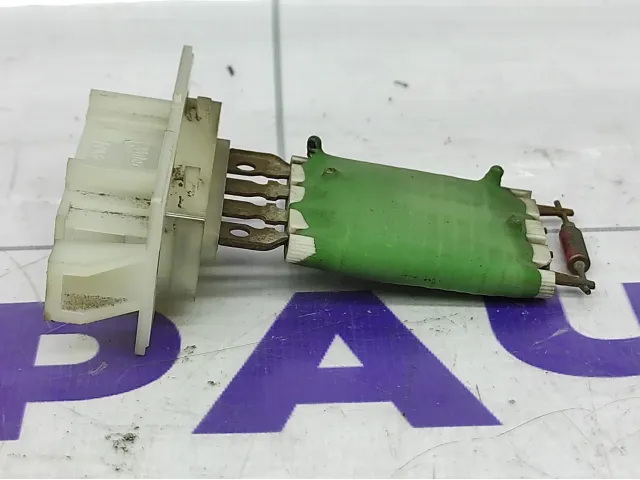 Резистор отопителя Renault Logan 271504503R