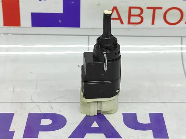 Датчик включения стоп сигнала Renault Logan 253206170R