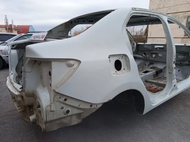 Крыло заднее правое Renault Logan