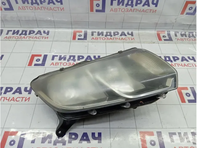 Фара правая Renault Logan 260106223R