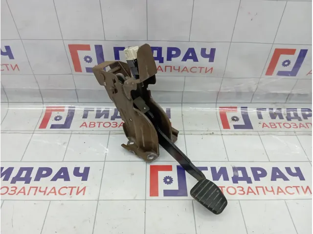 Педаль тормоза Renault Logan 465013221R