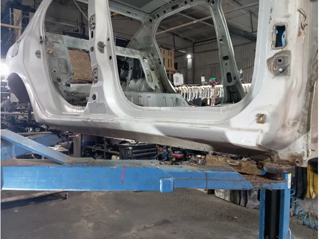 Порог со стойкой правый Renault Logan
