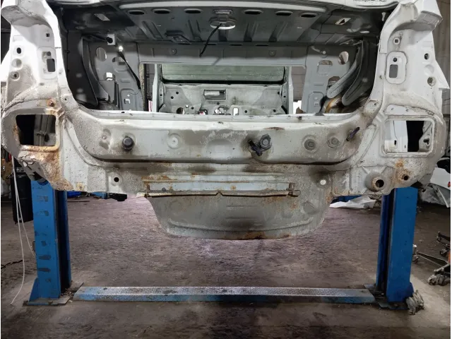 Панель задняя Renault Logan