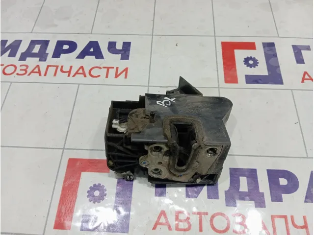 Замок двери задней правой Renault Logan 825024490R